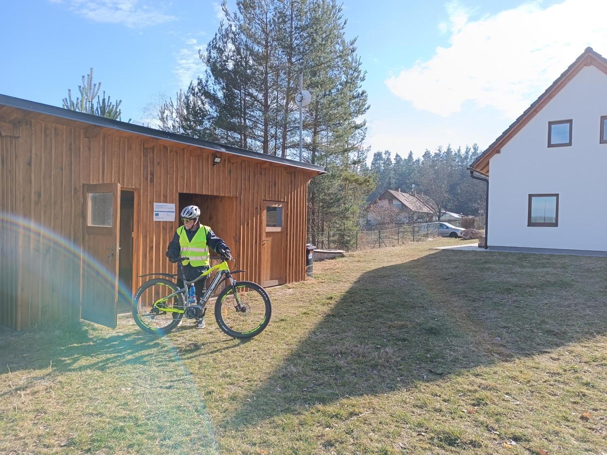 Klidna Lokalita Na Kraji Lesa, Cely Dum S Uschovnu Kol Villa Nová Bystřice Kültér fotó